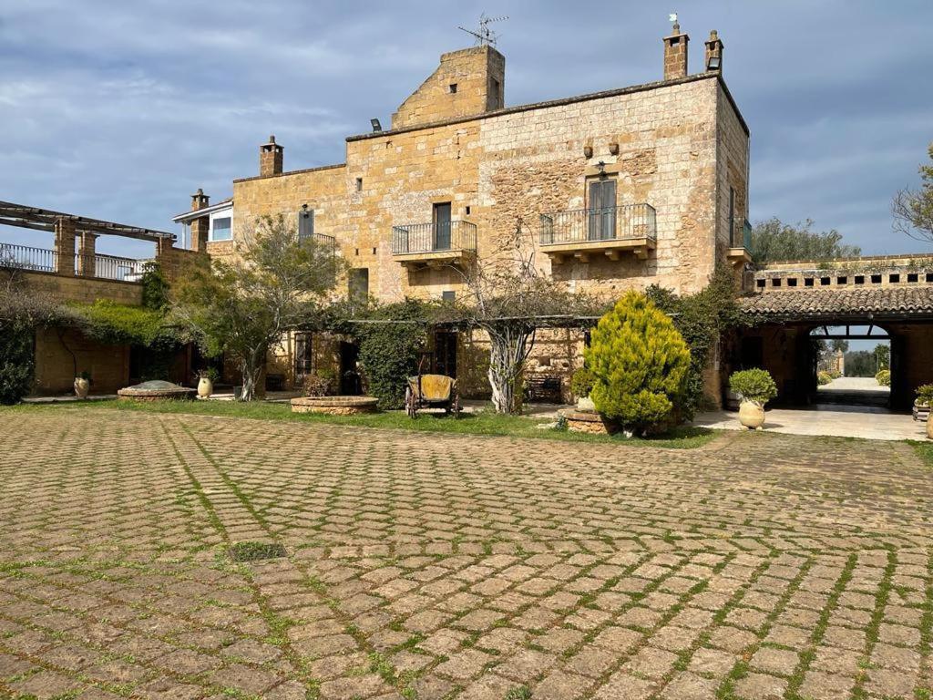 Masseria Sotto Le Stelle Provenzani Bed and Breakfast Casalabate Εξωτερικό φωτογραφία